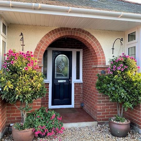 En-Suite Nook Near Forest & Sea, Super Value With Fridge, Microwave And Tv Lymington Luaran gambar