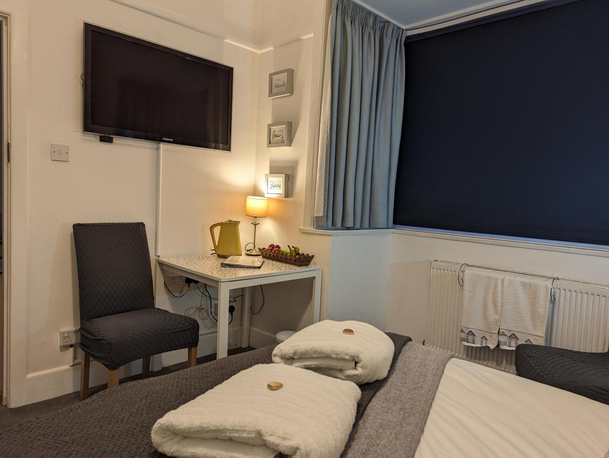 En-Suite Nook Near Forest & Sea, Super Value With Fridge, Microwave And Tv Lymington Luaran gambar
